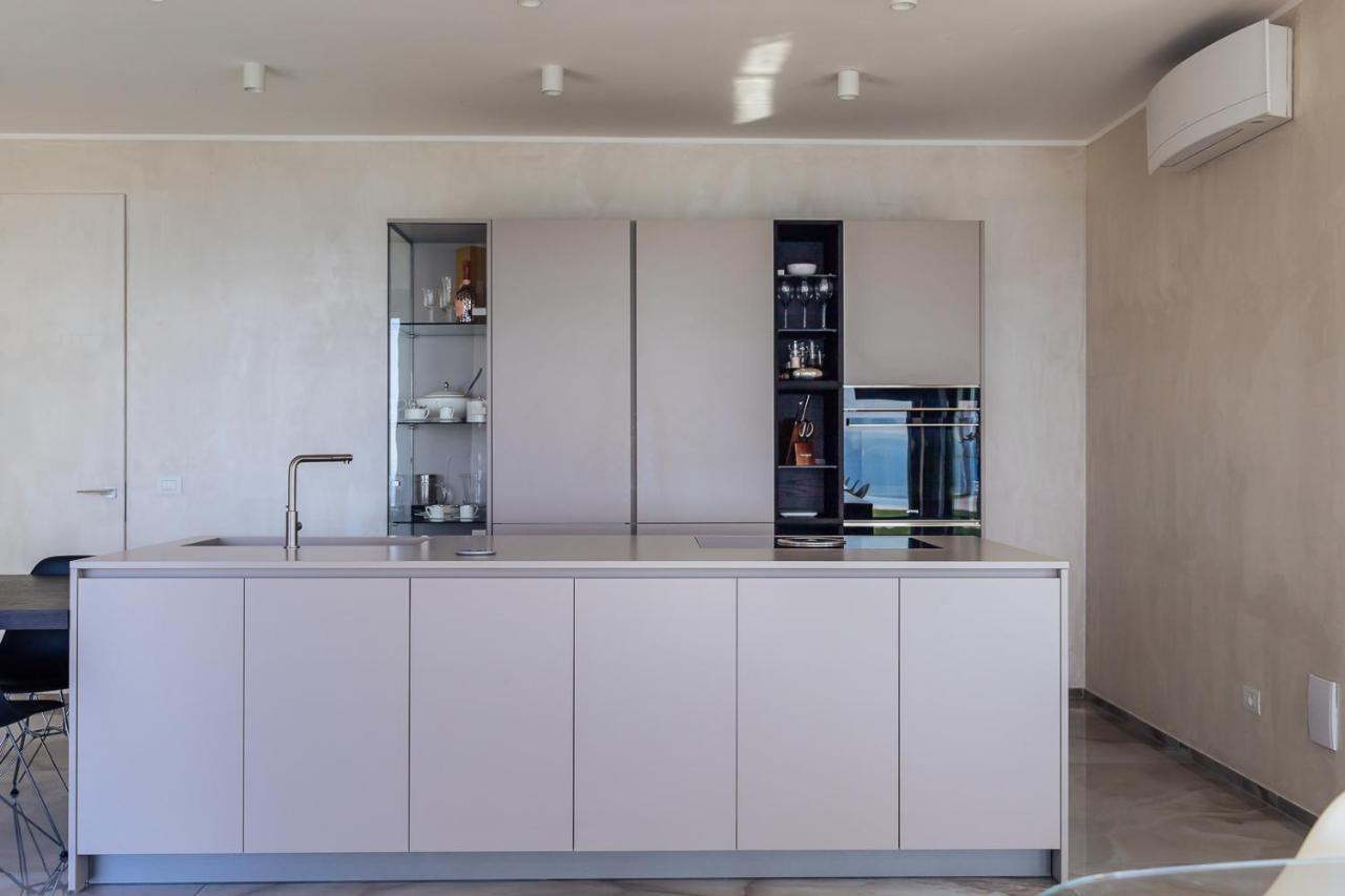 Villa Sabrina Riviera Dei Fiori A Picco Sul Mare Con Piscina Privata ,Wellness & Spa Империя Экстерьер фото