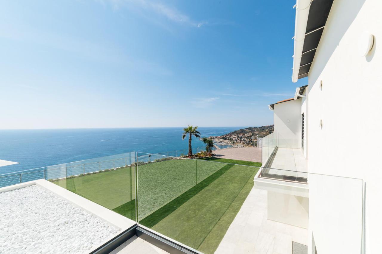 Villa Sabrina Riviera Dei Fiori A Picco Sul Mare Con Piscina Privata ,Wellness & Spa Империя Экстерьер фото