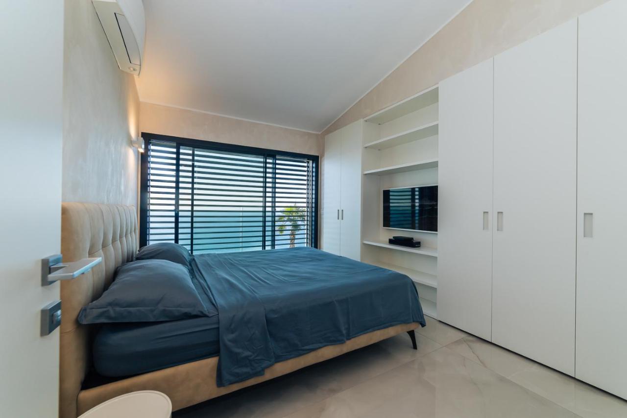 Villa Sabrina Riviera Dei Fiori A Picco Sul Mare Con Piscina Privata ,Wellness & Spa Империя Экстерьер фото