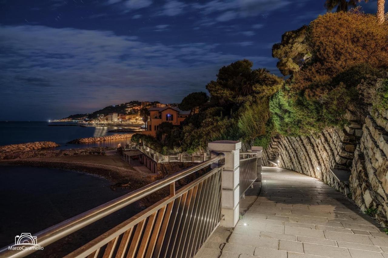 Villa Sabrina Riviera Dei Fiori A Picco Sul Mare Con Piscina Privata ,Wellness & Spa Империя Экстерьер фото